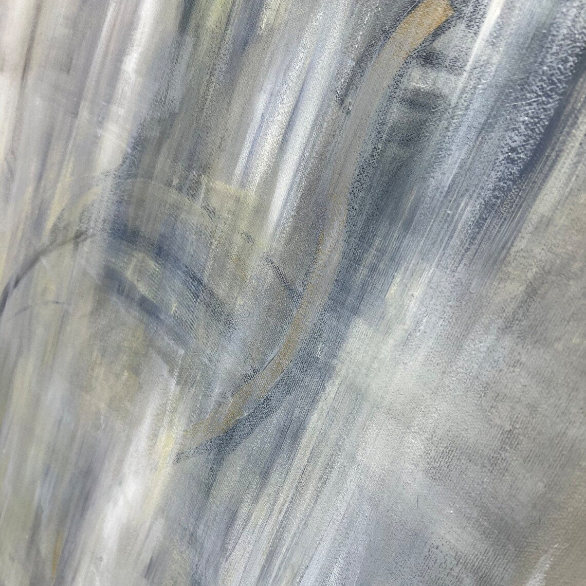 ALLURING CURVES 36"x24"