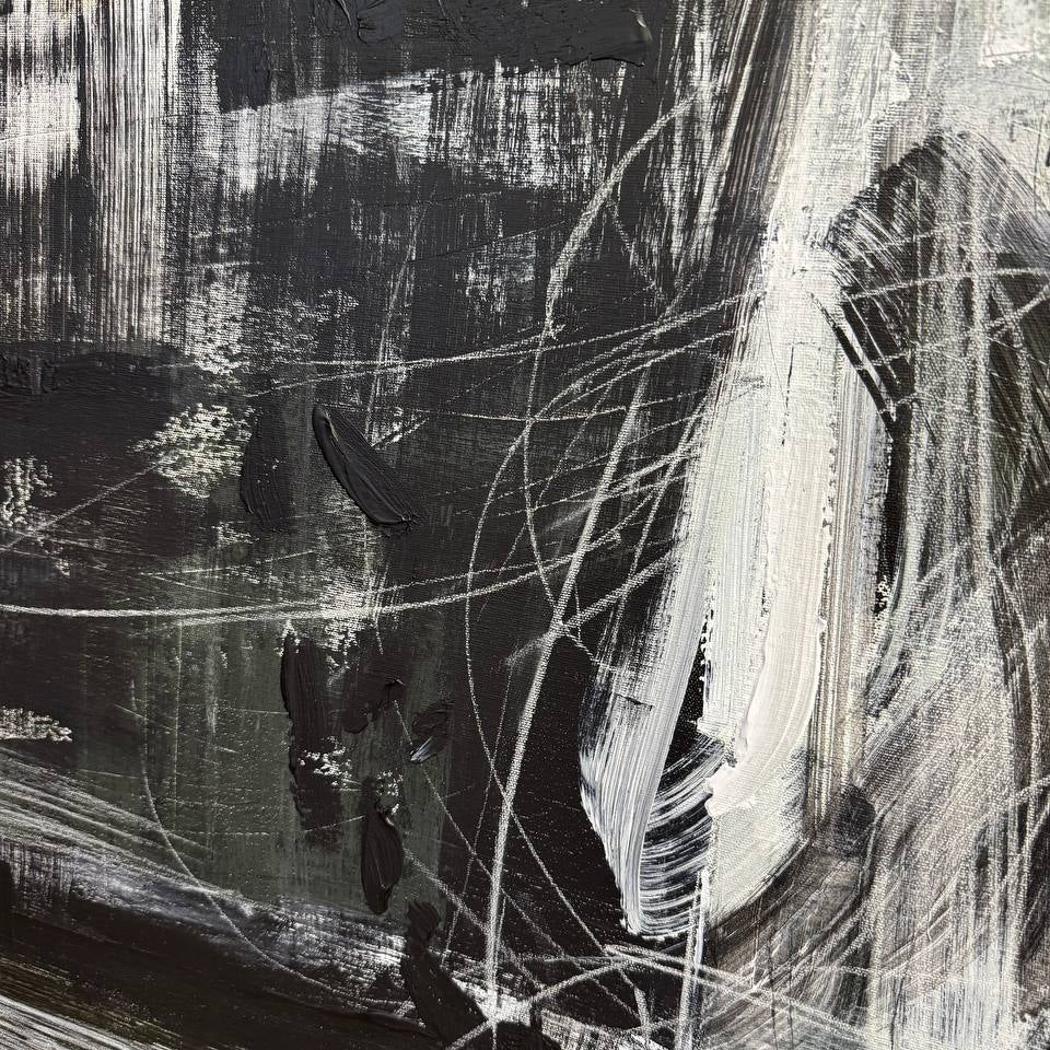 BLACK AND WHITE DYNAMIC 39.4"x31.5"