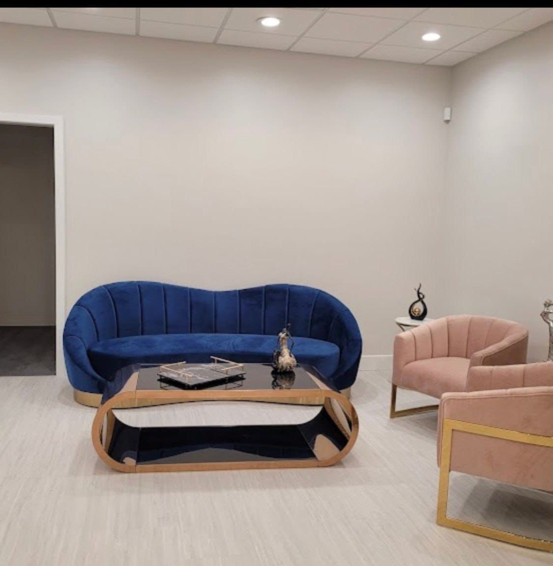 Visualization of a painting on your wall