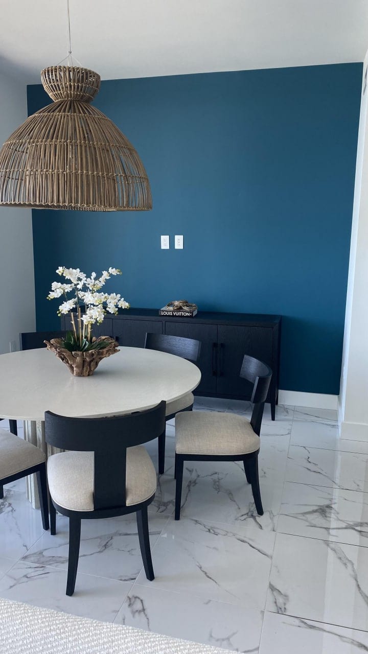 Visualization of a painting on your wall