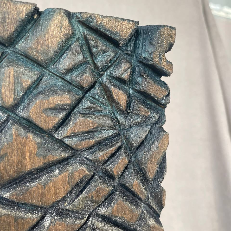 SATELLITE 19.3"x7.5"