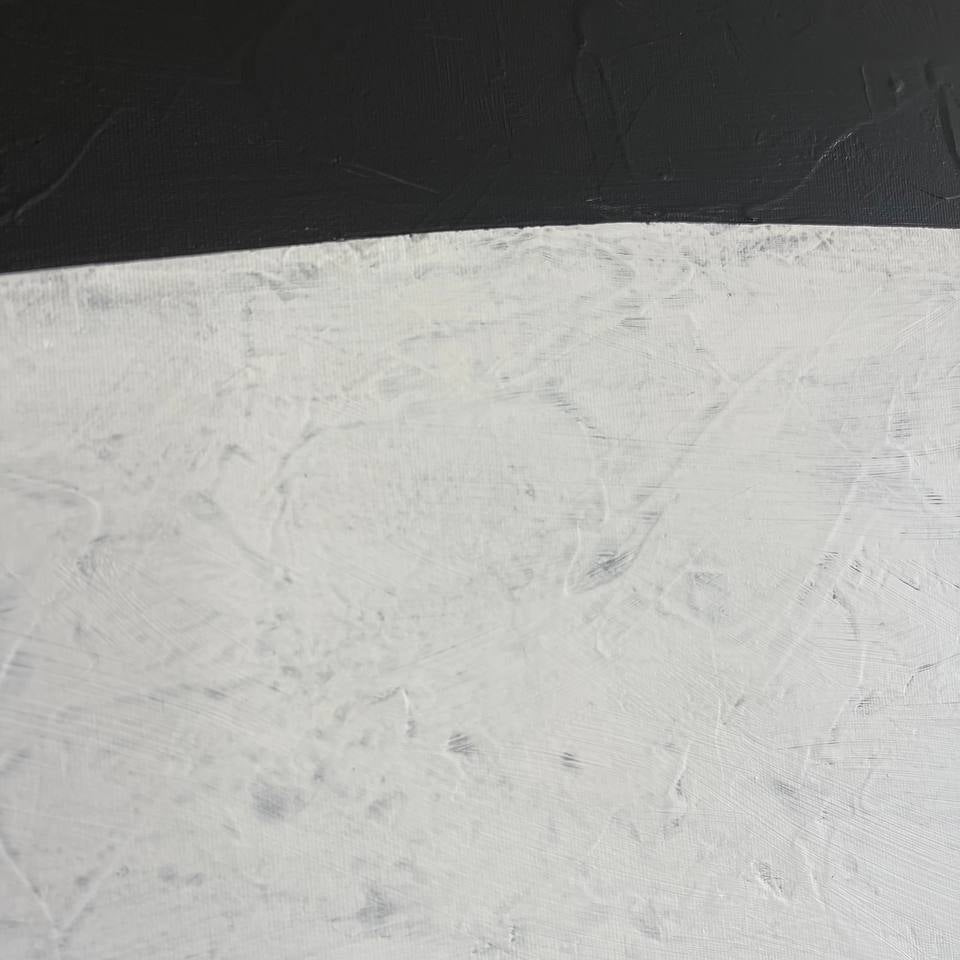 CRIMSON CONTRAST 40“x40"