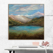 لوحة زيتية منظر بحيرة جبلية انطباعية أصلية على قماش: فن Impasto الحد الأدنى للجبال والبحيرة باللون الأزرق والأبيض والأخضر | MOUNTAIN LAKE